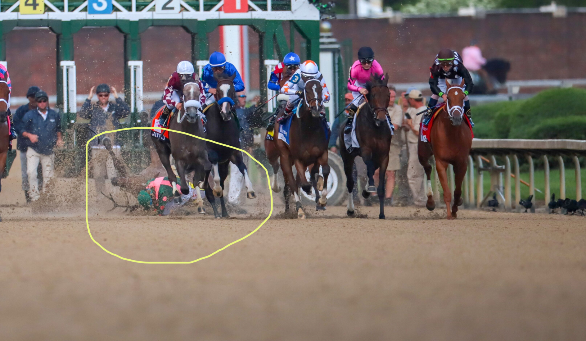Oaks 2019 - Horse falls on rider (Frank Stamper)